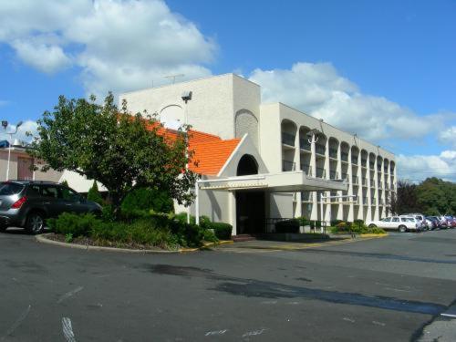 Howard Johnson By Wyndham Clifton Nj Exterior photo